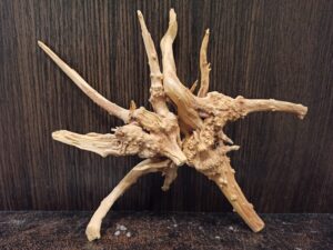 Композиція з коряг для акваріума #5. Азалія. Ціна 320 грн.