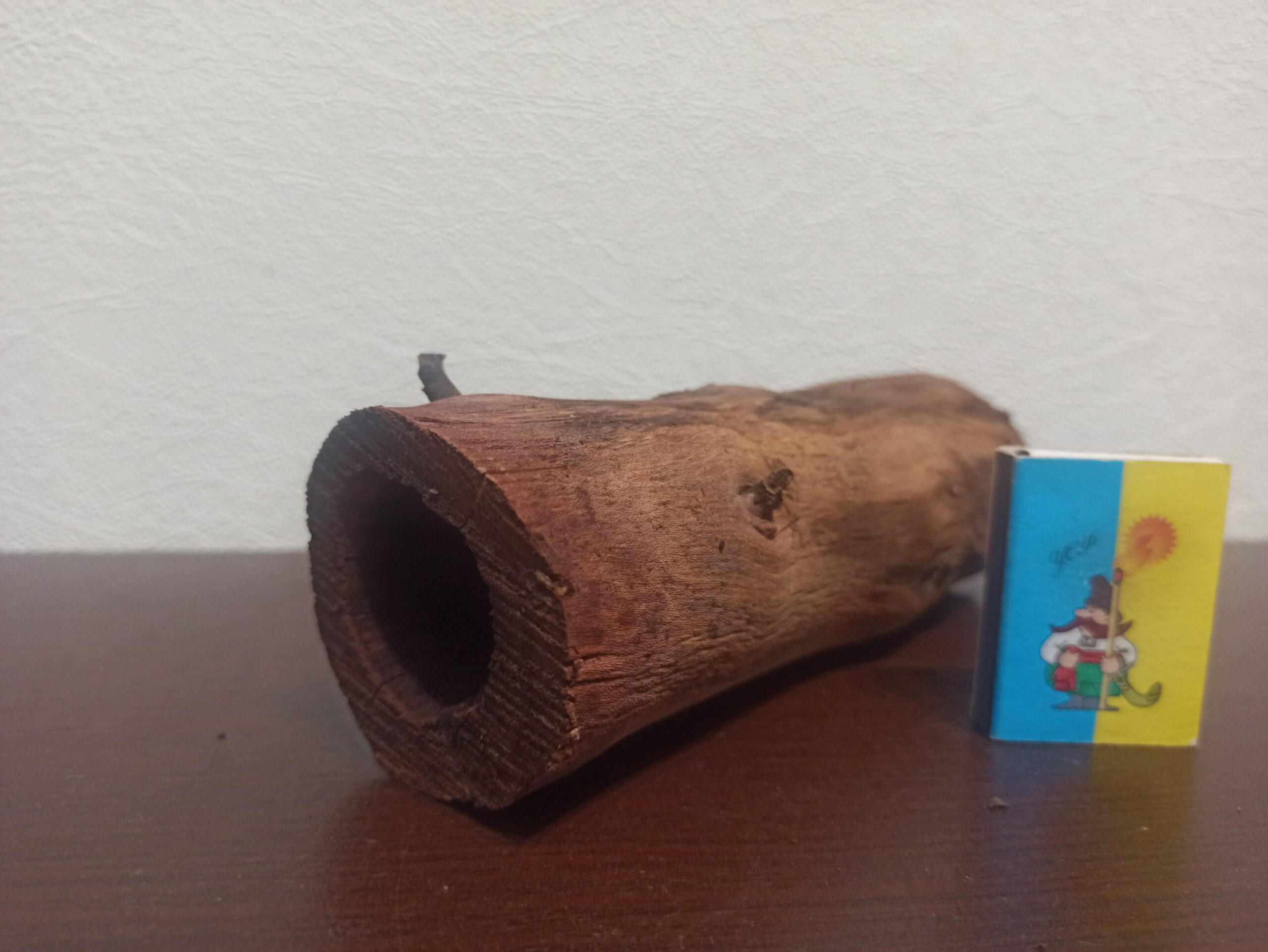 Коряга декор для акваріума # 12. Слива. Ціна 200 грн. Наскрізна.