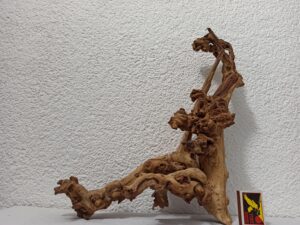 Композиція з коряг для акваріума #12. Кораловий корінь. Ціна 750 грн.