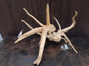 Композиція з коряг для акваріума #17. Азалія. Ціна 320 грн.