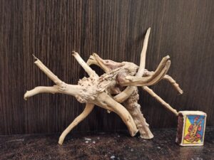 Композиція з коряг для акваріума #2. Азалія. Ціна 275 грн.