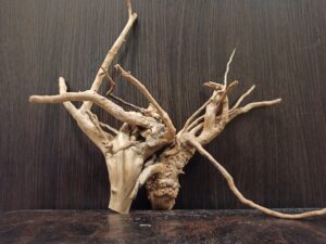 Композиція з коряг для акваріума #17. Азалія. Ціна 440 грн.