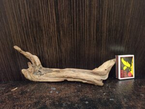 Коряга декор для акваріума # 28. Кораловий корінь. Ціна 75 грн.