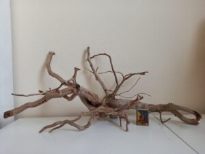 Композиція з коряг для акваріума #7. Азалія. Ціна 840 грн.