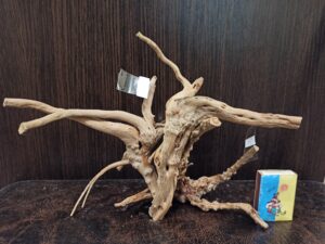 Композиція з коряг для акваріума #24. Азалія. Ціна 345 грн.