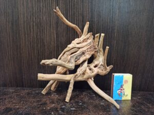 Композиція з коряг для акваріума #31. Азалія. Ціна 260 грн.