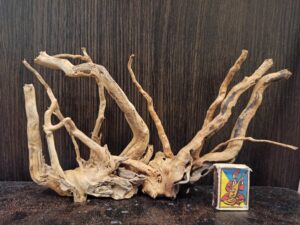 Композиція з коряг для акваріума #33. Азалія. Ціна 465 грн.