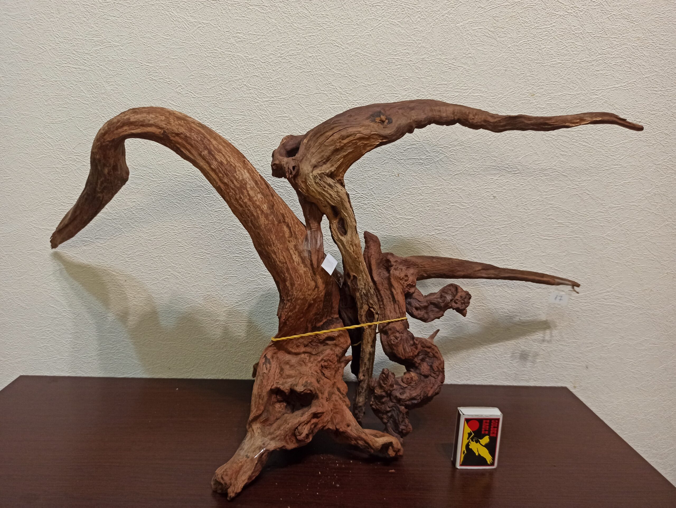 Композиція з коряг для акваріума #10. Кораловий корінь. Ціна 755 грн.
