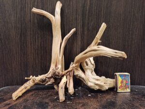 Композиція з коряг для акваріума #19. Азалія. Ціна 645 грн.