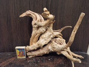 Композиція з коряг для акваріума #21. Азалія. Ціна 730 грн.
